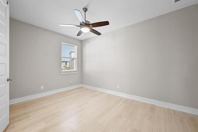 Building Photo - 475 Gamble Dr