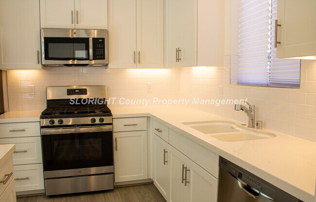 Building Photo - LEASE PENDING - Modern Style Home SLO Home - 3 Bedroom / 2.5 Bathroom