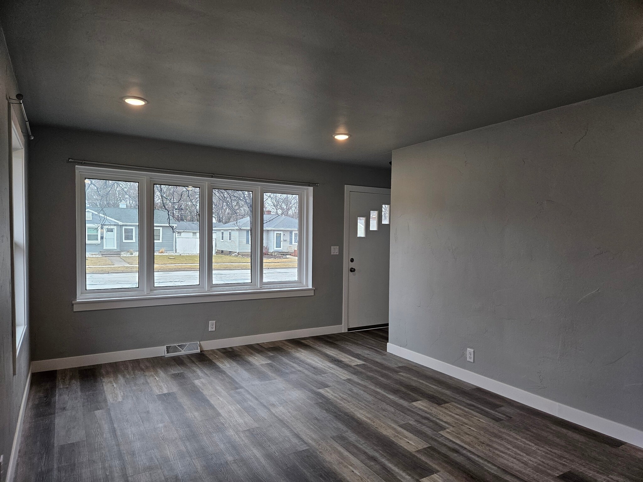 Building Photo - 1702 Gross Ave