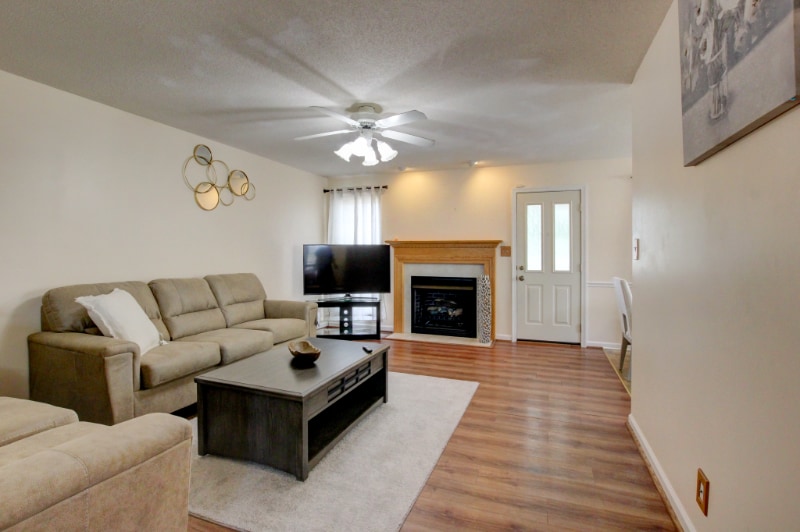 Building Photo - 3409 Summerfield Dr