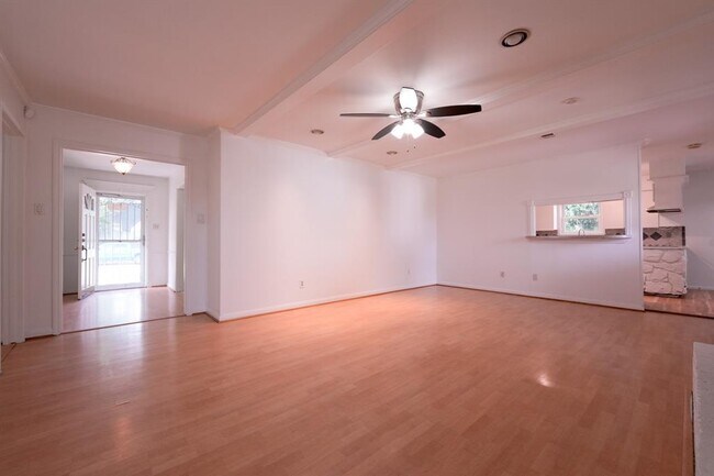 Building Photo - 5814 Old Lodge Dr