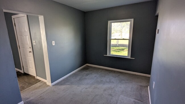 Building Photo - Welcome to this single-family home located...