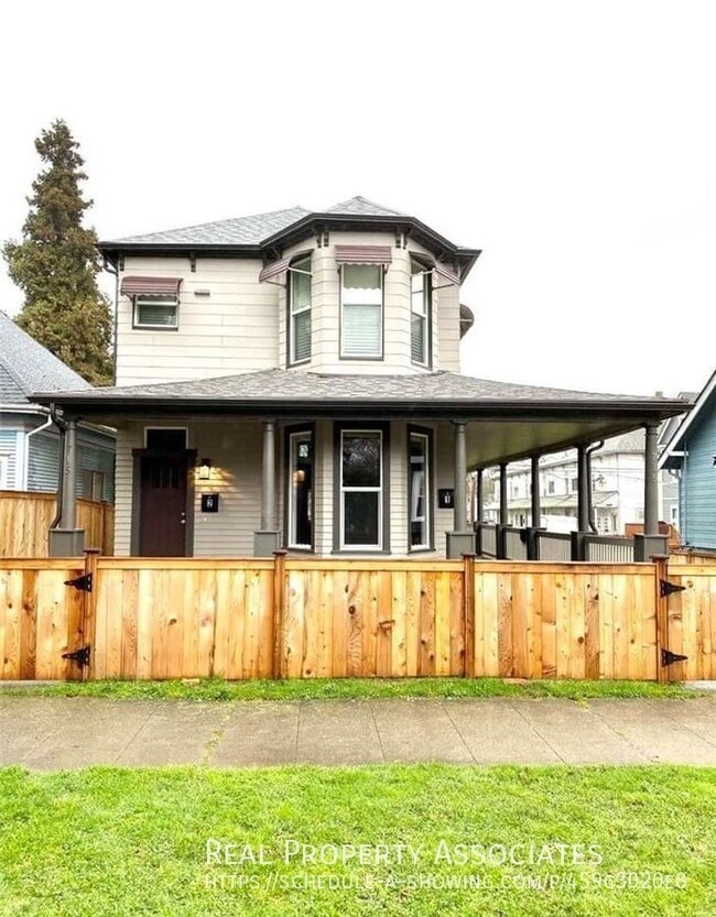 Building Photo - 715 S Sheridan Ave