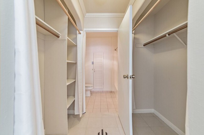 Interior Photo - Park Glenview Apartments
