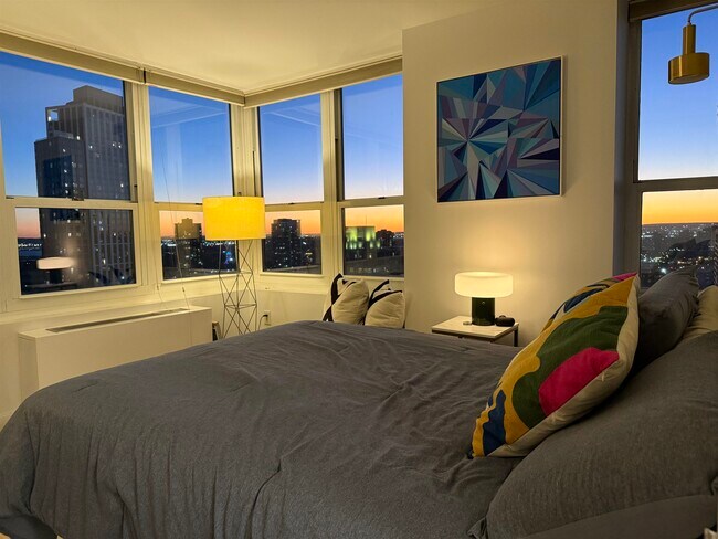 Building Photo - 88 Morgan St