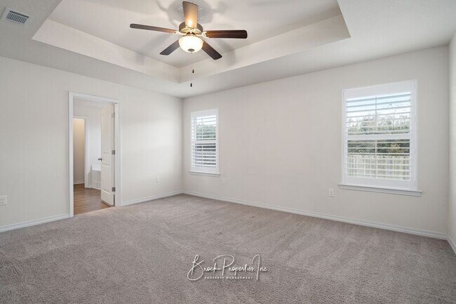 Building Photo - 5515 Peach Dr