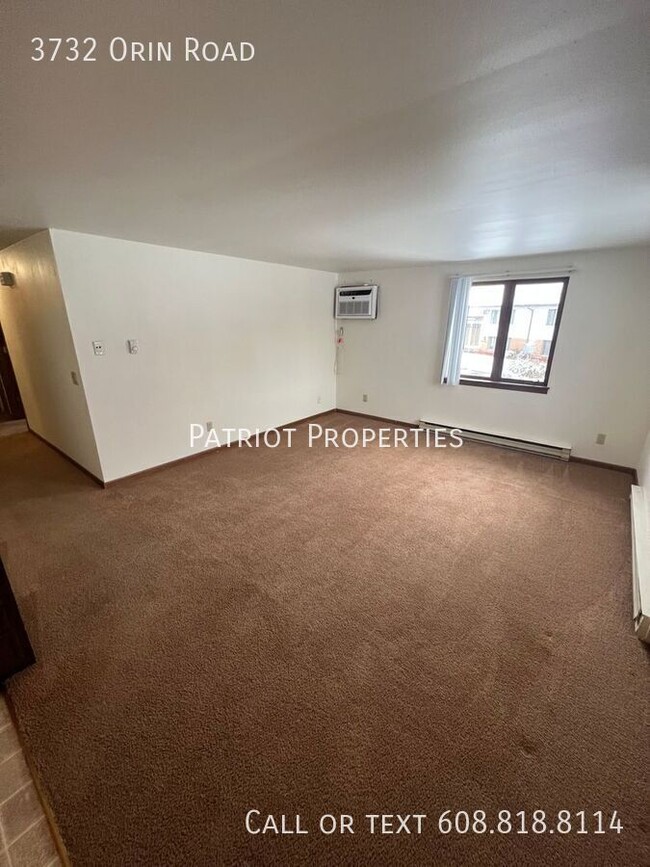 Building Photo - 1 bed/1 bath plus den in Madison, WI!