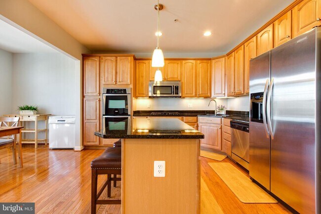 Building Photo - 2021 Crescent Moon Ct