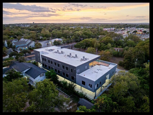 Building Photo - 5515 Humming Bird Ln