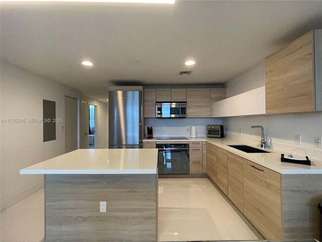 Building Photo - 16385 Biscayne Blvd