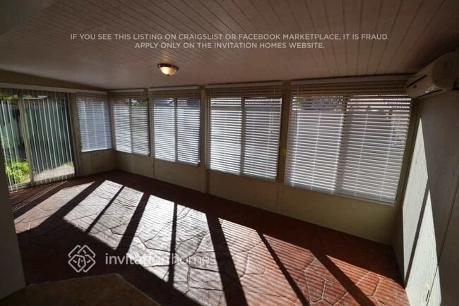 Building Photo - 1669 E Golden Ln