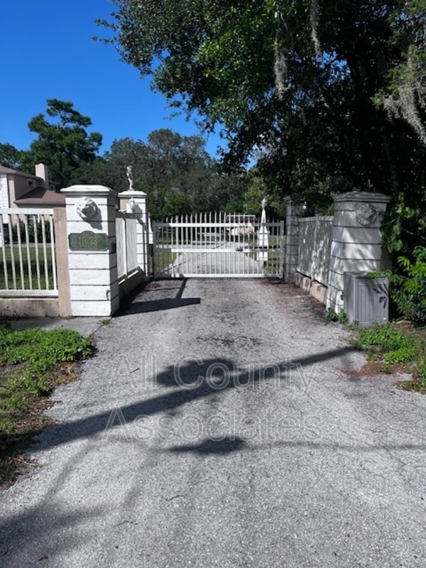 Building Photo - 11023 Hook Ln