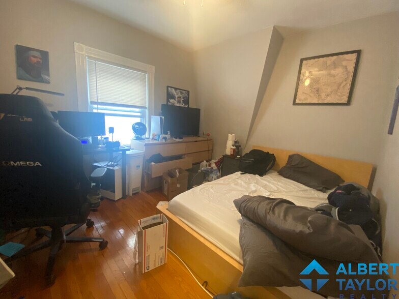 Building Photo - 30 Touro Ave