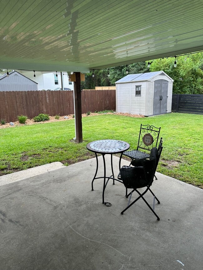 Building Photo - 236 Pine Ridge Dr