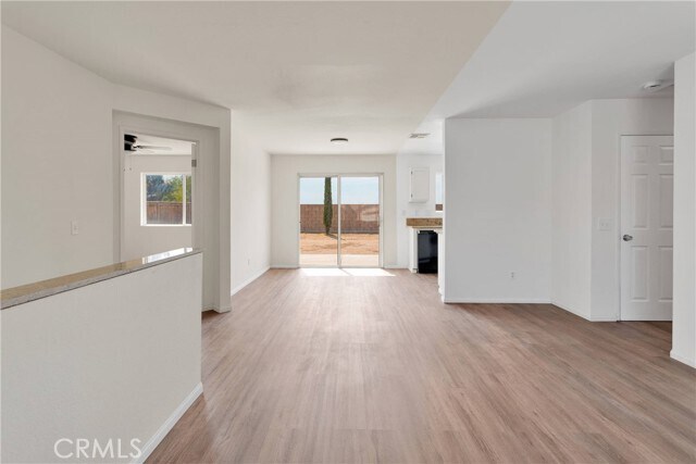 Building Photo - 15368 Ross Dr