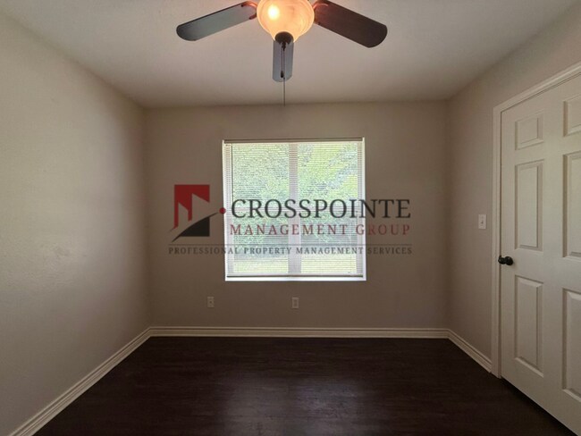 Building Photo - Tour Today! 2 Bedroom 2 Bathroom Duplex!