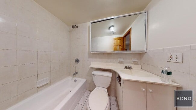 Building Photo - 255 W 93rd St