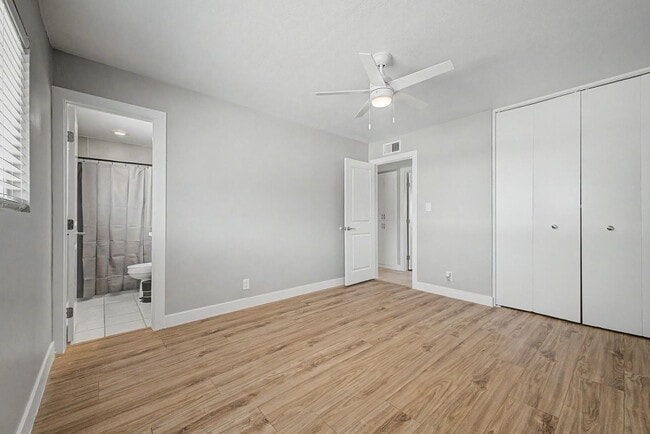Building Photo - 8730 E Rancho Vista Dr