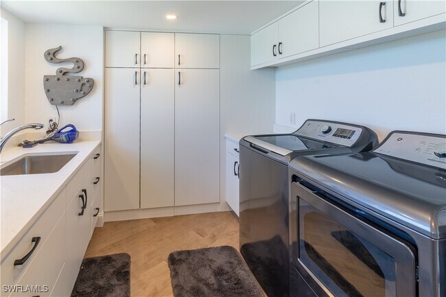 Building Photo - 10701 Gulf Shore Dr