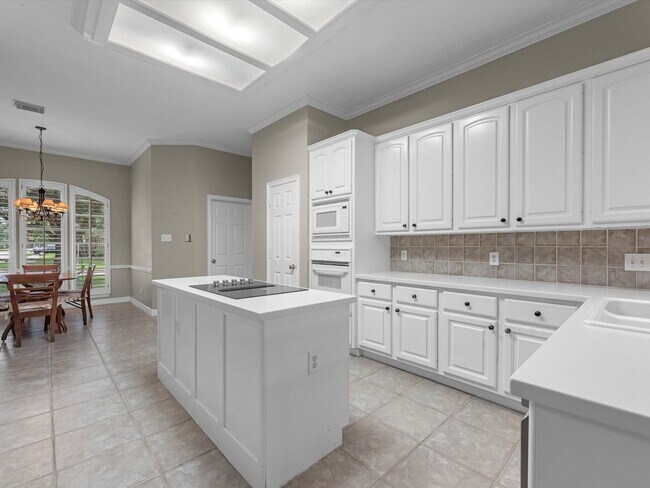 Building Photo - 13535 Missarah Ln