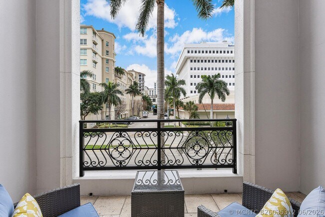 Building Photo - 200 E Palmetto Park Rd