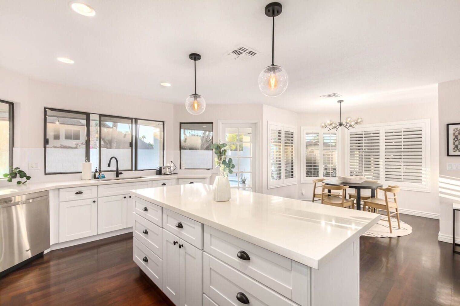 Building Photo - 1859 E La Vieve Ln