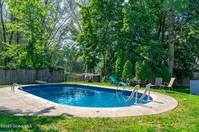 Building Photo - 1 Laurie Ln