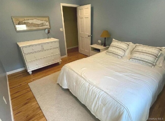 Building Photo - 215 Northfield Rd