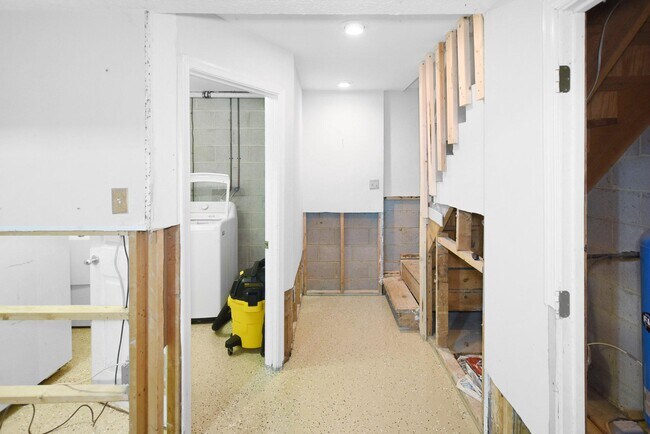 Building Photo - 149 Windcliff Rd