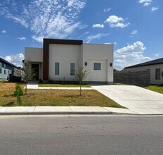 Building Photo - 6521 Adenia Loop