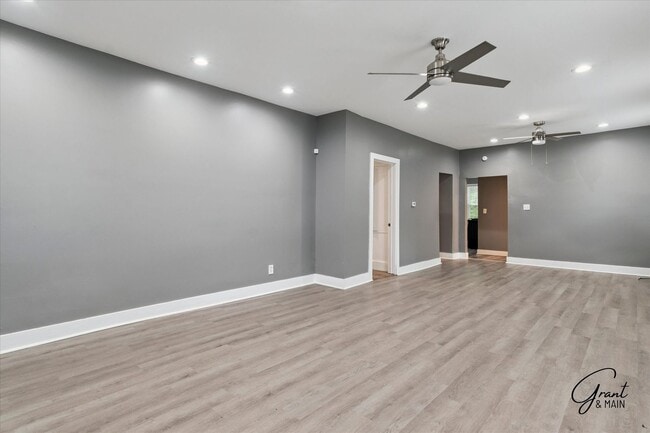 Building Photo - 6 bedroom 2 bath $2095