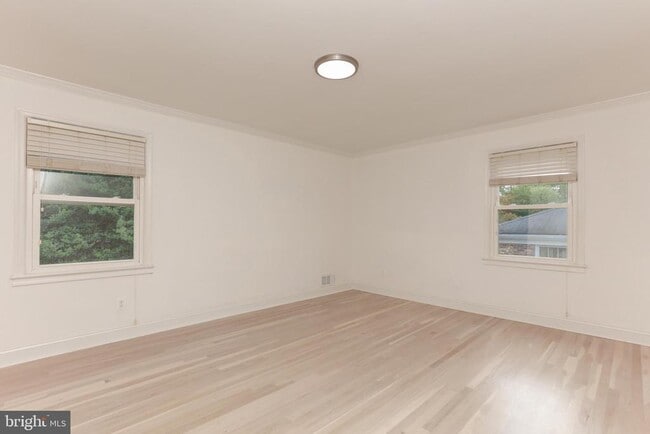 Building Photo - 3858 N Tazewell St