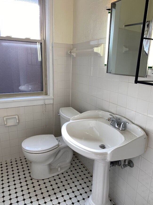 Building Photo - 2309 Eldridge St