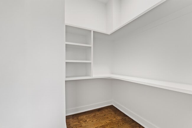 Building Photo - 8 Essex St