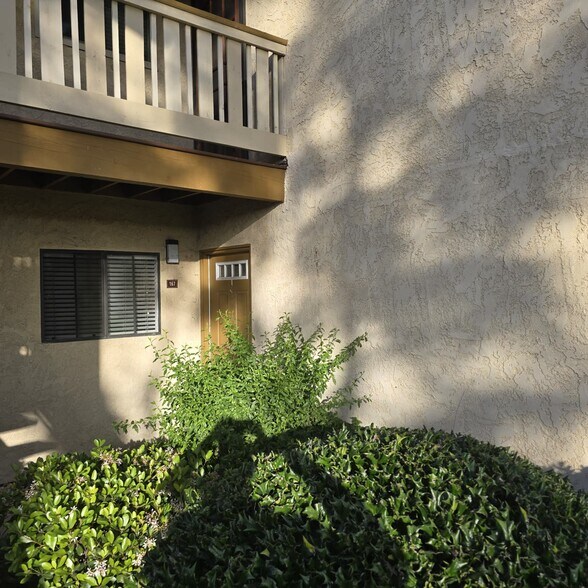 Building Photo - 1423 Graves Ave