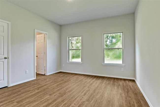 Building Photo - 409 S 12th St