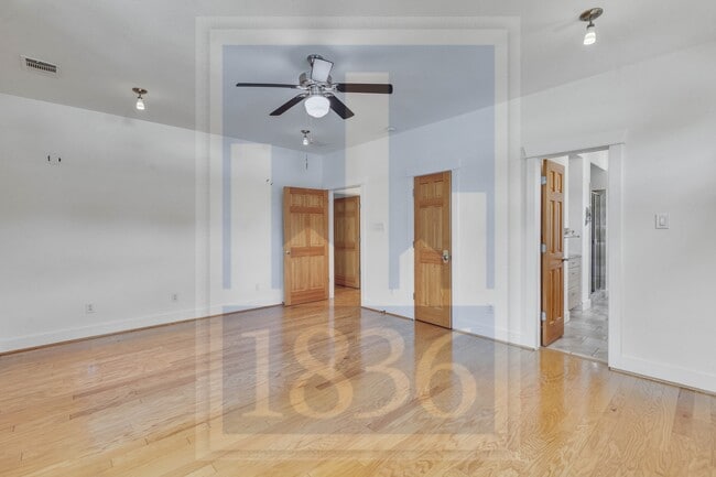 Building Photo - 404 W Monroe St