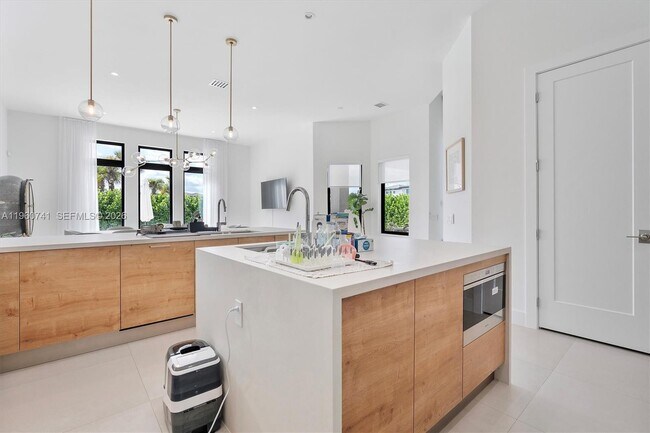 Building Photo - 3502 Ashwood Cir