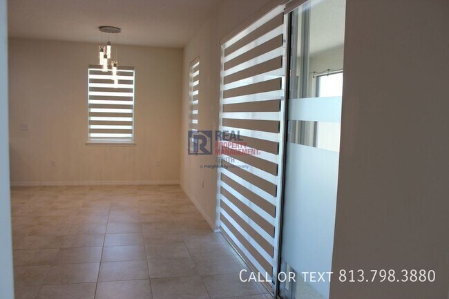 Building Photo - 33163 Sand Creek Dr