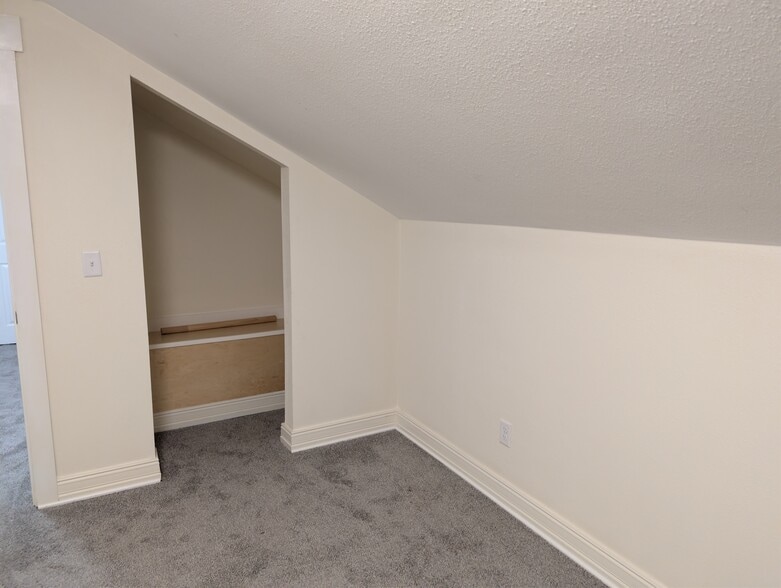 Building Photo - 3603 Sunnyview Rd NE