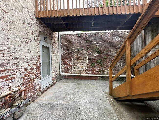 Building Photo - 13 Jackson St