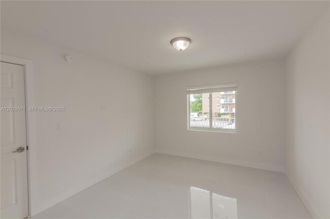 Building Photo - 3755 NE 167th St