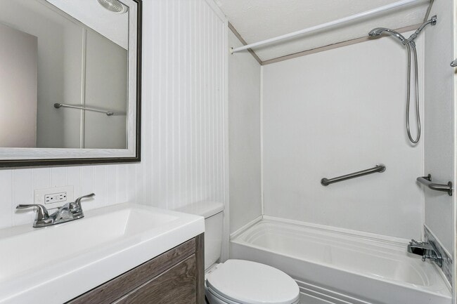 Building Photo - 223 Ajax Dr NW