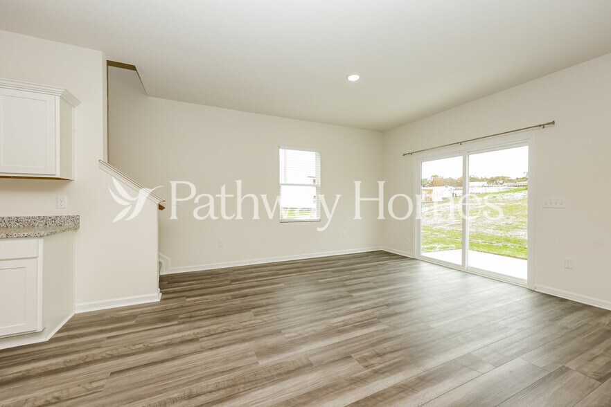 Building Photo - 1069 Large Poppy Dr