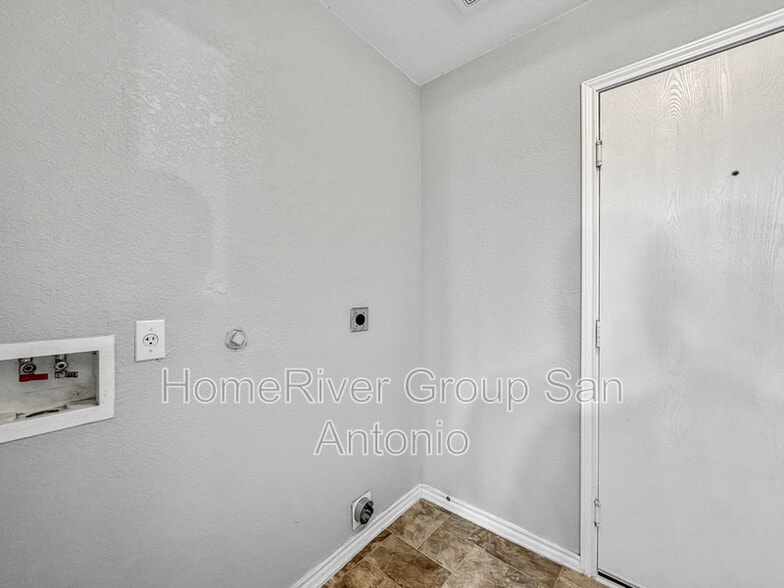 Building Photo - 128 Gatewood Bay