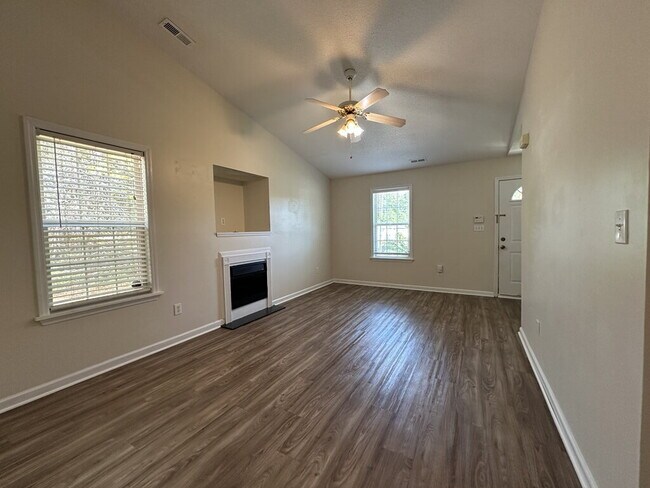 Building Photo - 400 Winners Cir S