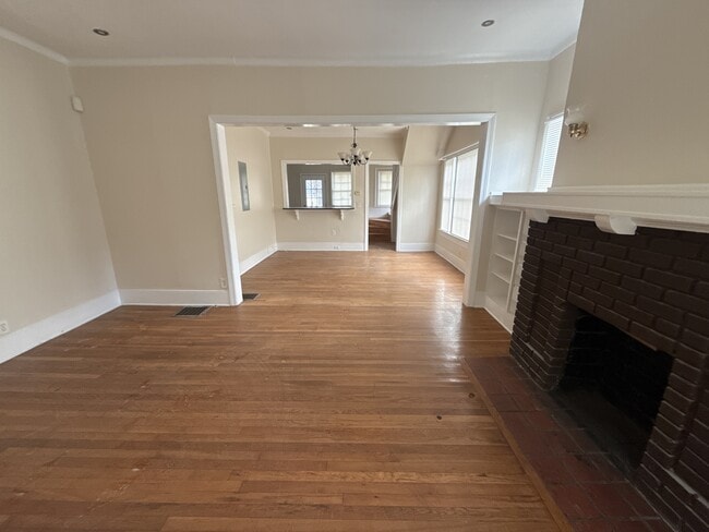 Building Photo - 780 Peeples St SW