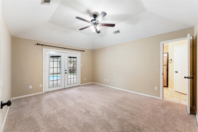 Building Photo - 5622 Village Park Dr