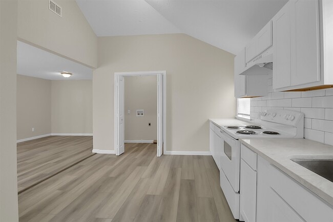 Building Photo - 511 Williams Ave