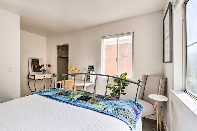 Building Photo - 800 Innes Ave